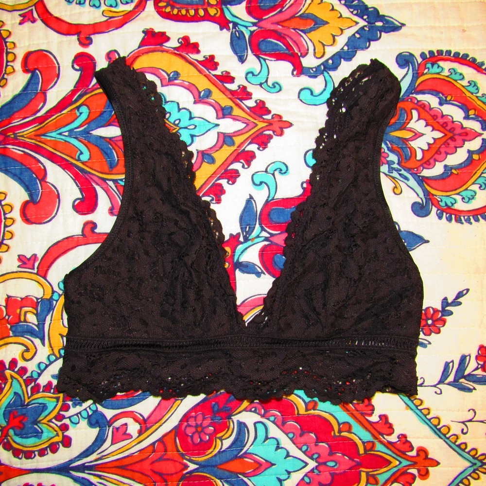 victoria’s secret black lace bralette